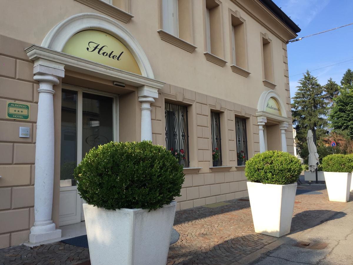Hotel Soresina エクステリア 写真
