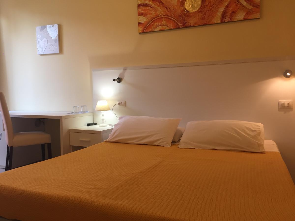 Hotel Soresina エクステリア 写真
