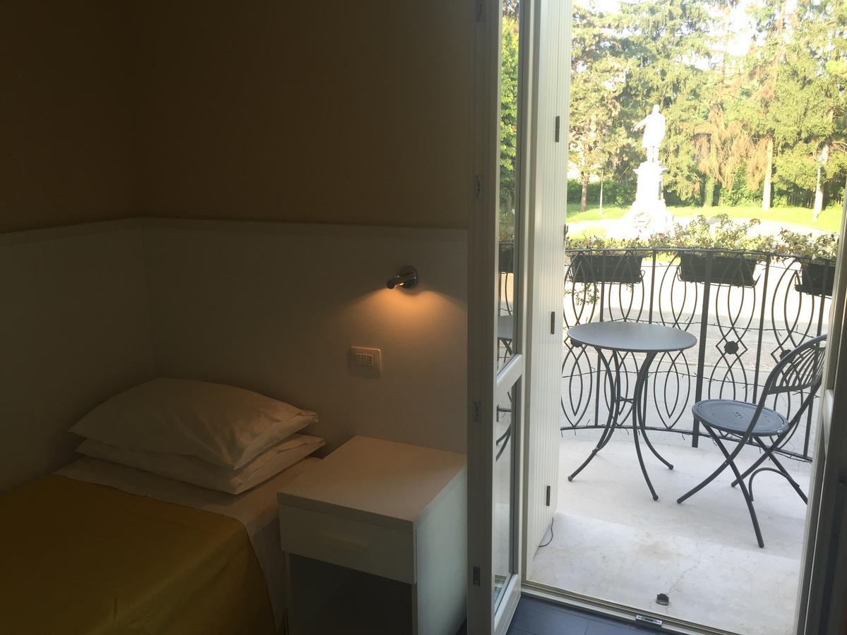 Hotel Soresina エクステリア 写真